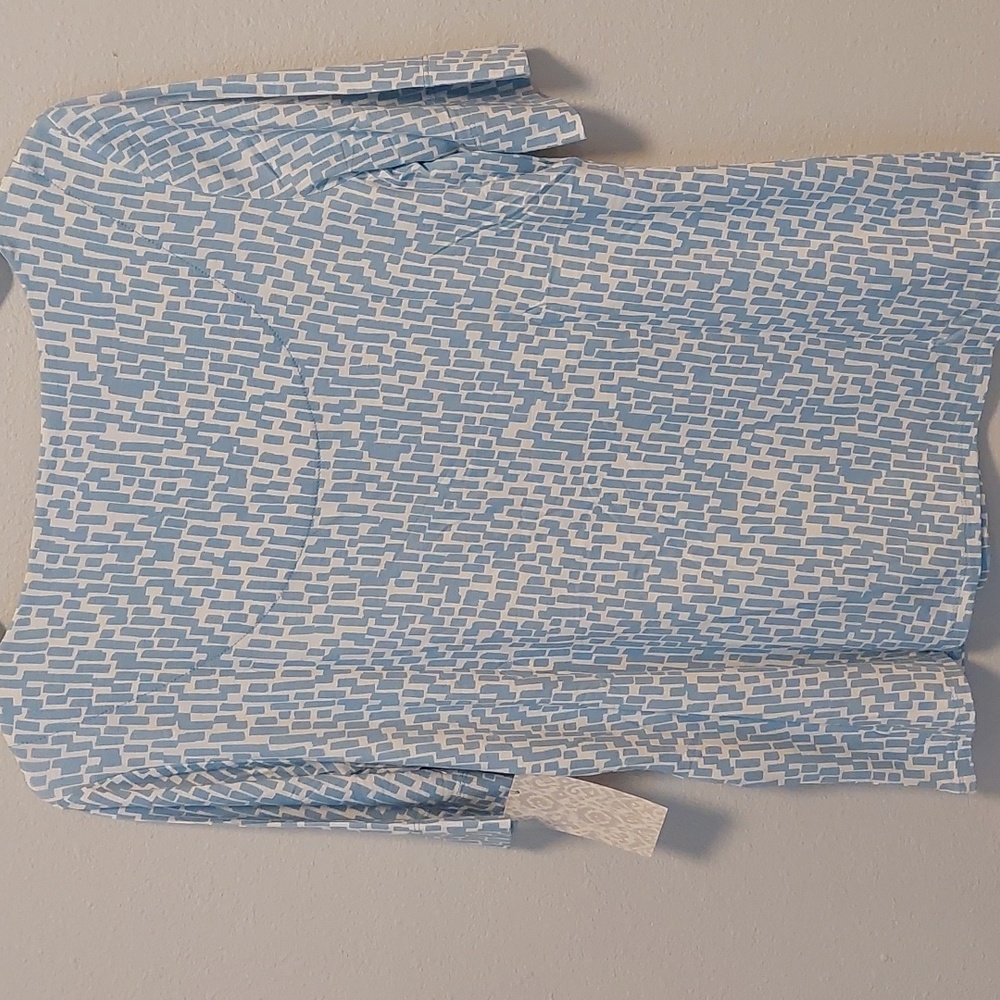 Chico's Touch of Cool Brick Geometric Ballet Elbow Tee. Soft Blue. - Picture 4 of 7